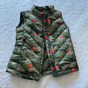 GAP Kids Camo Puffer Vest with Red Heart Print